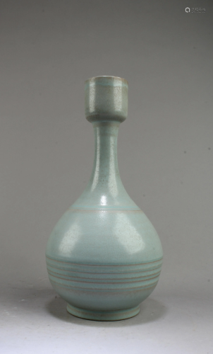 Chinese Ruyao Vase