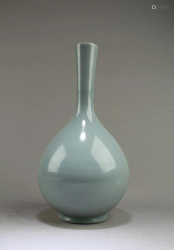 Chinese Ruyao Vase