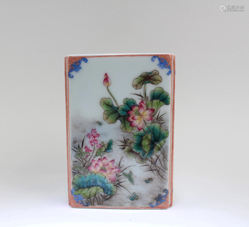 A Square-Shaped Porcelain Brushpot