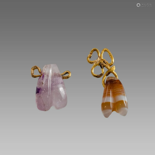 Lot of 2 Roman Style banded Agate Bee set in gold.