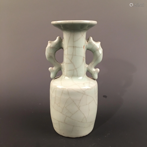 Chinese Ge Type Bottle Vase