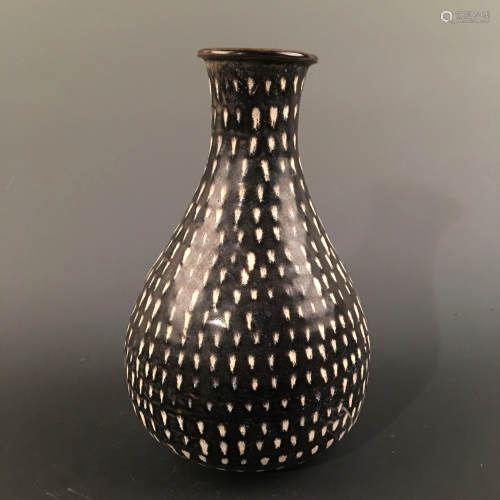 Chinese Jizhou Kiln Vase