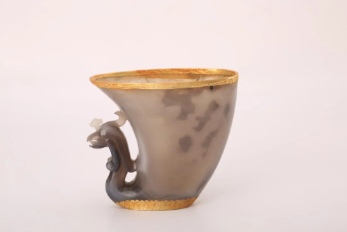 AN AGATE CARVING OF PHOENIX CUP.ANTIQUE