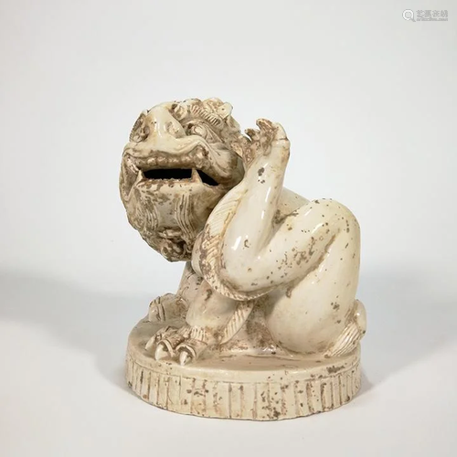 Song Ding kiln lion auspicious beast wenwan ornaments