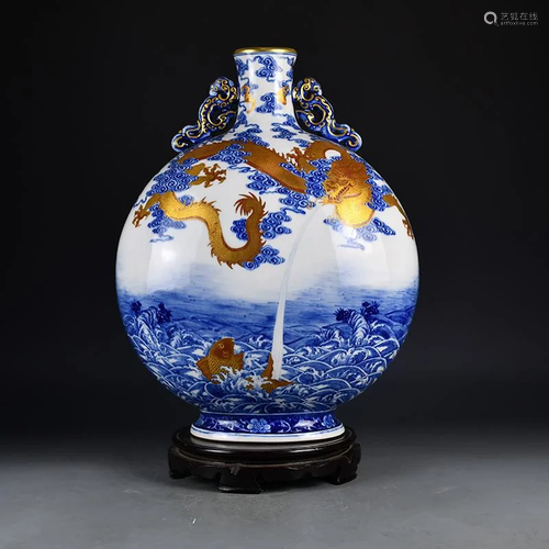 Qing Dynasty Qianlong blue and white alum and red gold