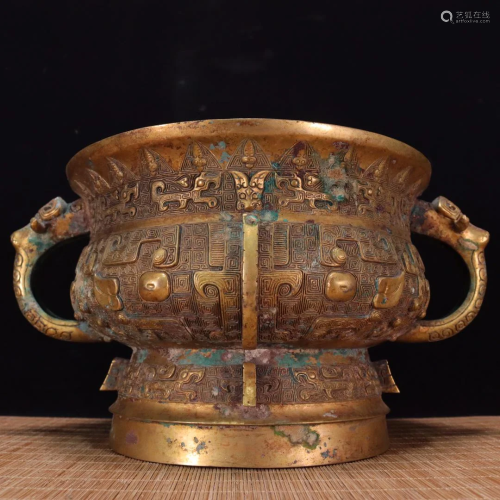 Shang Dynasty gilt bronze gilt workmanship with animal