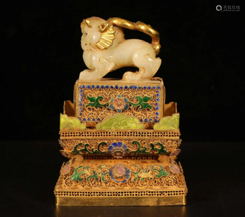 A collection of pure silver gilt inlaid Hetian jade