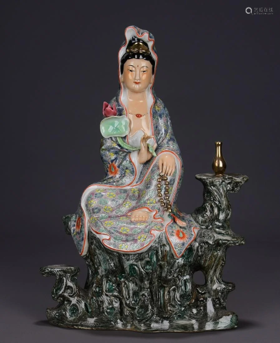 A famille rose statue of Guanyin made by Zeng
