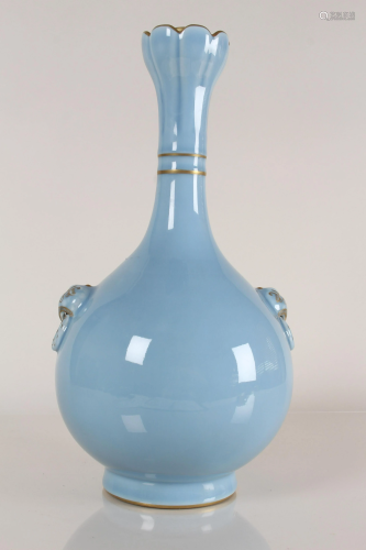 A Chinese Duo-handled Blue-coding Porcelain Vase