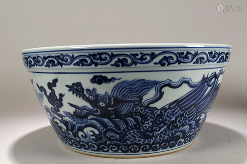 A Chinese Massive Blue and White Dragon-decorating