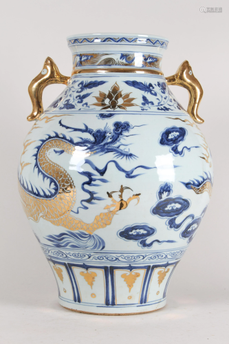A Chinese Massive Dragon-decorating Blue and White