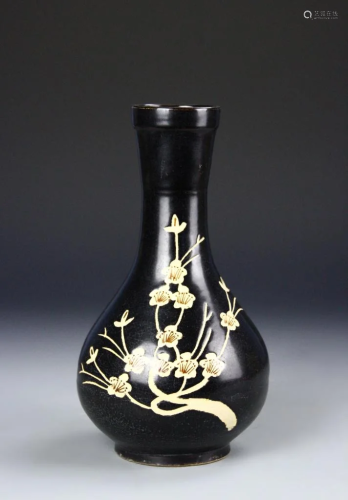 Chinese Jizhou Yao Vase