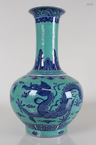 A Chinese Dragon-decorating Porcelain Fortune Vase