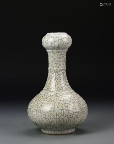Chinese Garlic Head Vase
