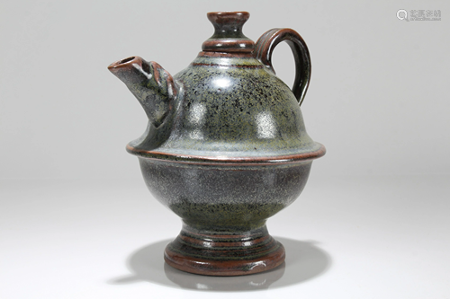 A Chinese Porcelain Fortune Tea Pot