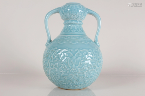 A Chinese Duo-handled Detailed Porcelain Fortune Vase