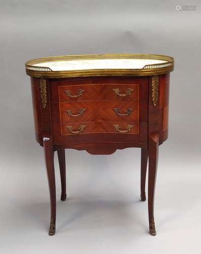 Petite COMMODE à ROGNON en placage de bois sombre et de bois...