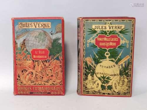 JULES VERNE. Lot de deux ouvrages : Jules VERNE, L'Île mysté...