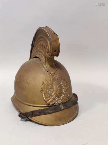 CASQUE de SAPEUR de POMPIER en laiton avec sa jugulaire et s...