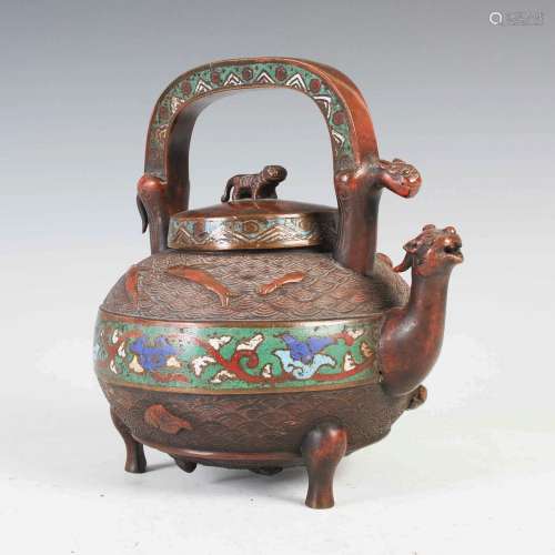 A Chinese bronze and champleve enamel kettle and cover, Qing...
