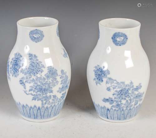 A pair of Japanese Hirado porcelain vases, Meiji Period, dec...