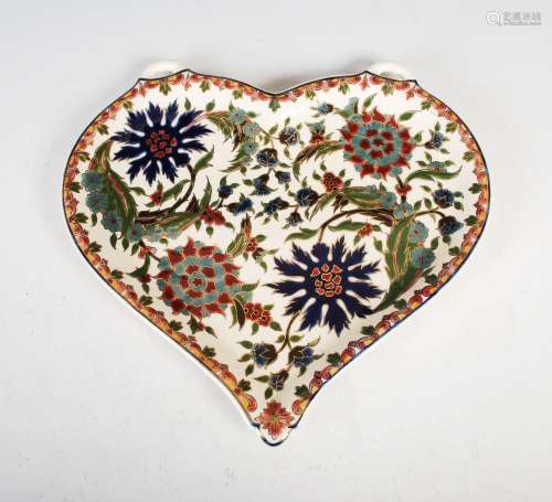 A late 19th/ early 20th century Zsolnay Pecs pottery heart-s...