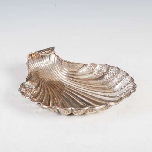 A Victorian silver shell shaped dish, Sheffield, 1899, maker...