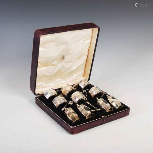 A George V silver ten piece cruet set, Chester, 1924, maker ...