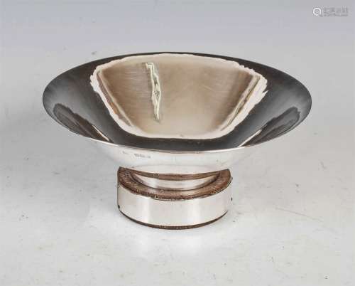 A 20th century Irish silver bowl, Dublin, 1976, of conical f...