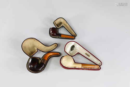 Set of 3 amber and foam pipes