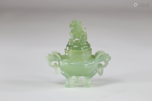 China burns perfume in green jade