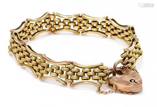 An Edwardian 9ct gold gate bracelet,