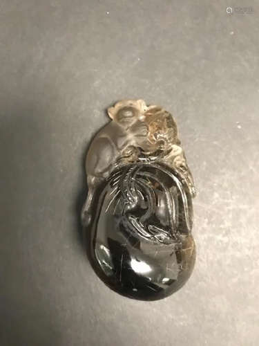 Chinese Tea-Crystal peach-shaped Monkey Pendant