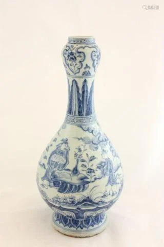 Yuan Dynasty blue & white garlic vase