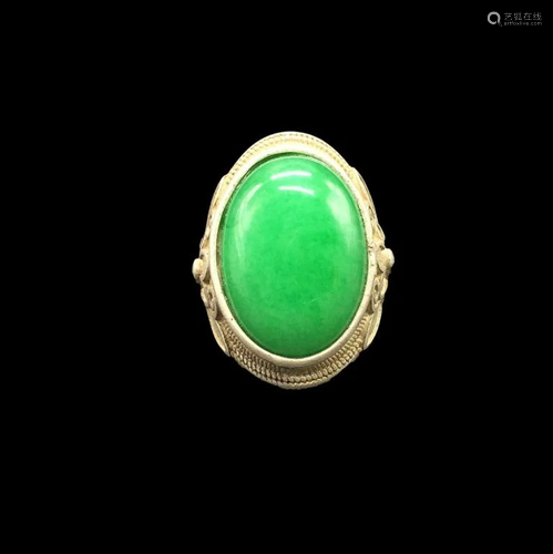 Chinese Ring w Green Stone