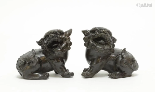 Republic pair of bronze lions paperweight