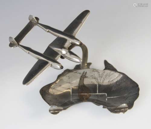 WORLD WAR II INTEREST: An aluminium model of a Lockheed P-38...