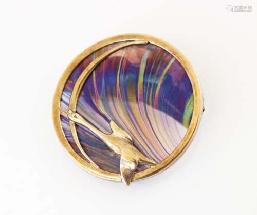 An Art Nouveau style 9ct gold pendant/brooch by Pat Cheney, ...