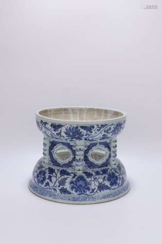 chinese blue and white porcelain base stand