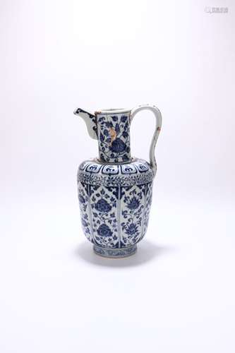 chinese blue and white porcelain ewer