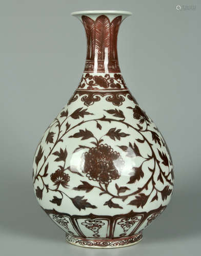 A COPPER-RED DECORATED PEAR-SHAPED VASE, YUHUCHUNPING