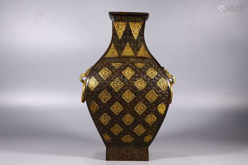 A GITL-BRONZE SQUARE VASE