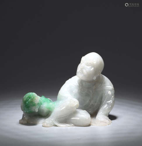 A CHINESE JADEITE CARVED ANIMAL