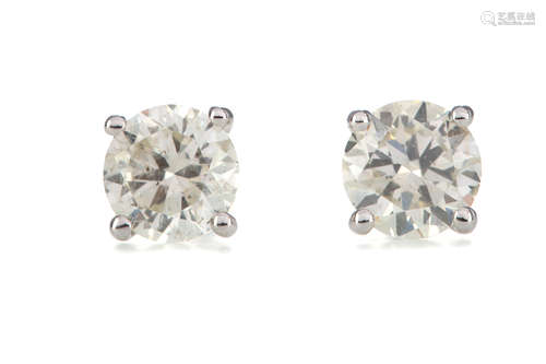 A PAIR OF CERTIFICATED DIAMOND STUD EARRINGS