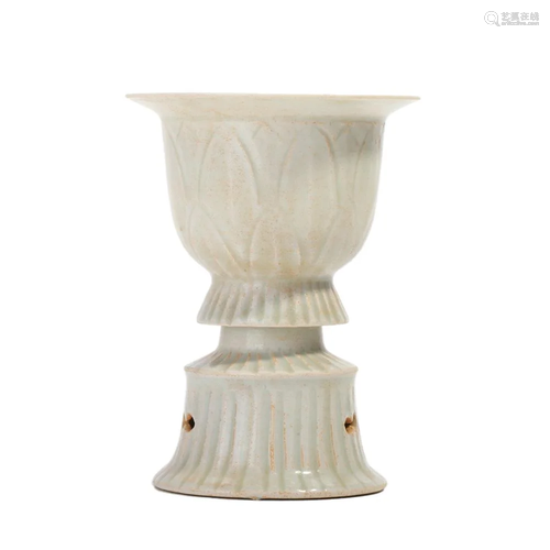 A WHITE-GLAZED CARVED OIL LAMP