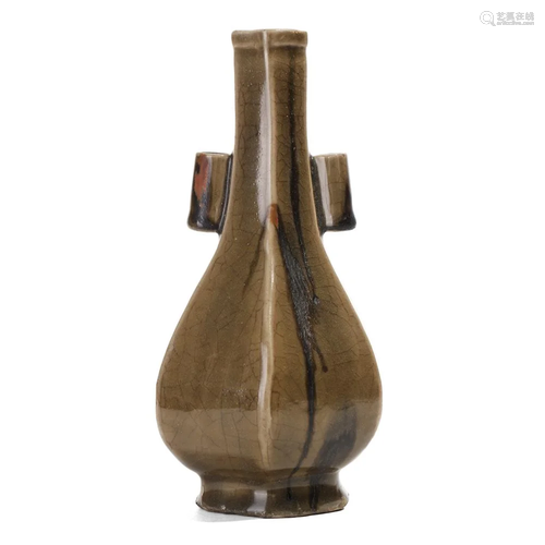 A BROWN-GLAZED VASE WITH HANDLES