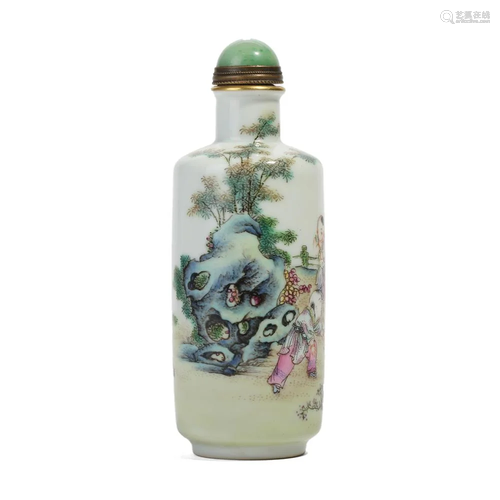 A FAMILLE-ROSE 'FIGURES' SNUFF BOTTLE