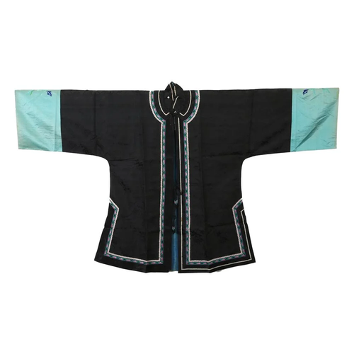 A BLACK-GROUND EMBROIDERED LADY'S ROBE