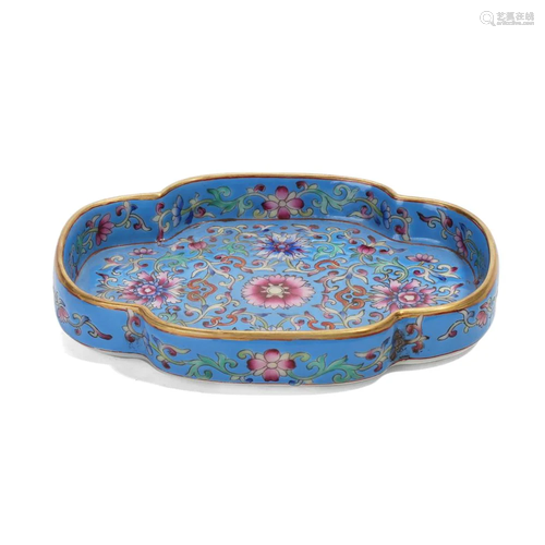 A FAMILLE-ROSE BLUE-GROUND FLORAL SCROLL LOBED DISH