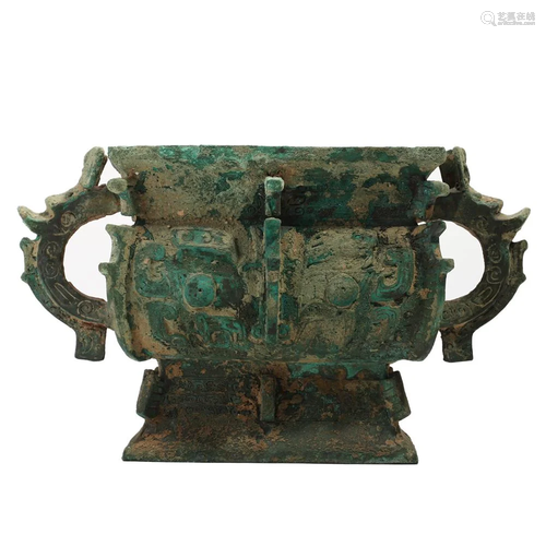 AN ARCHAISTIC BRONZE VESSEL (GUI)